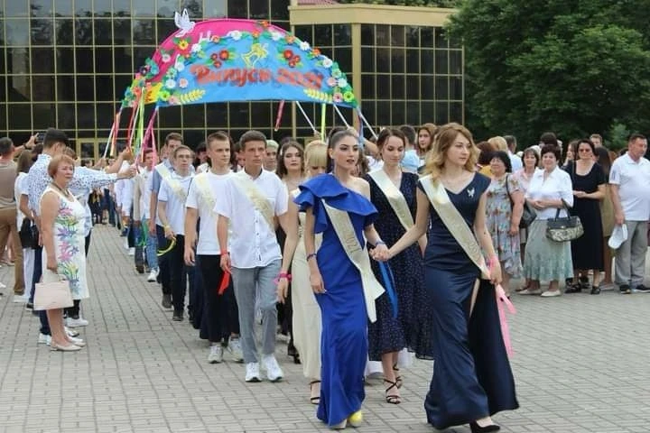 Випускний день Марети Агасян