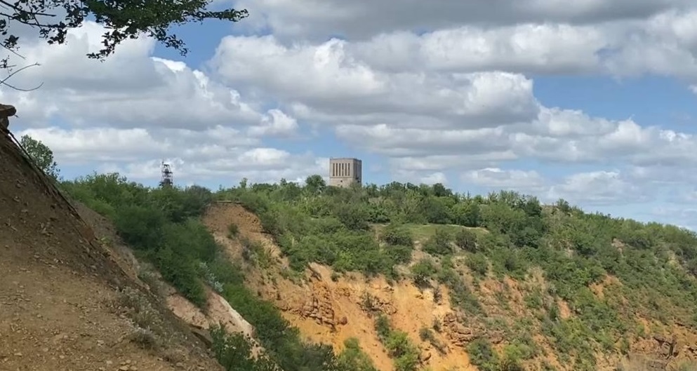 Зображена Шахта Нова у Жовтих Водах, ТОВ «Восток-Руда»