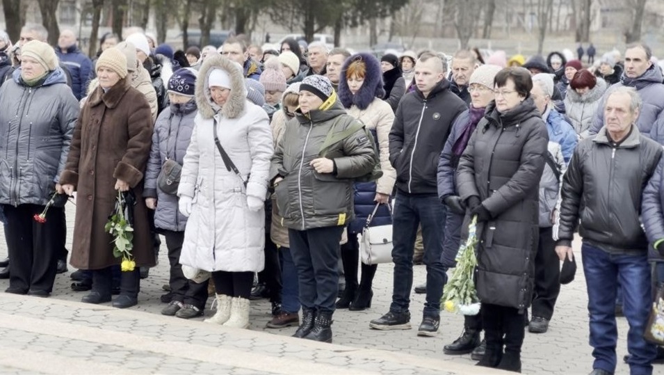 У Жовтих Водах провели в останню путь 22-річного солдата Збройних Сил Дмитра Росича