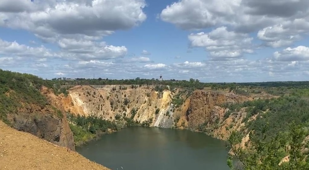 Кар’єр у Жовтих Водах (колишній «Львівський» чи «кар’єр Шварца»)