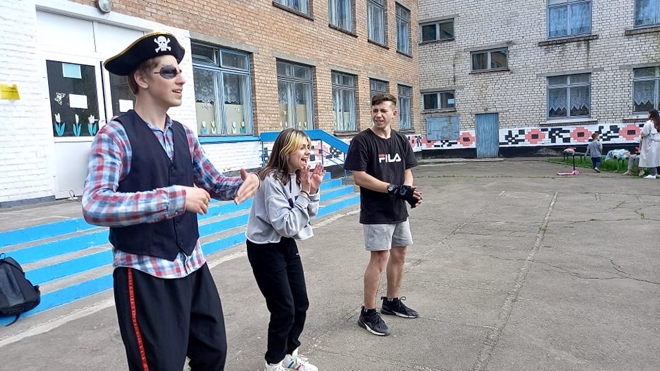 Дмитро Грушецький разом з друзями 
