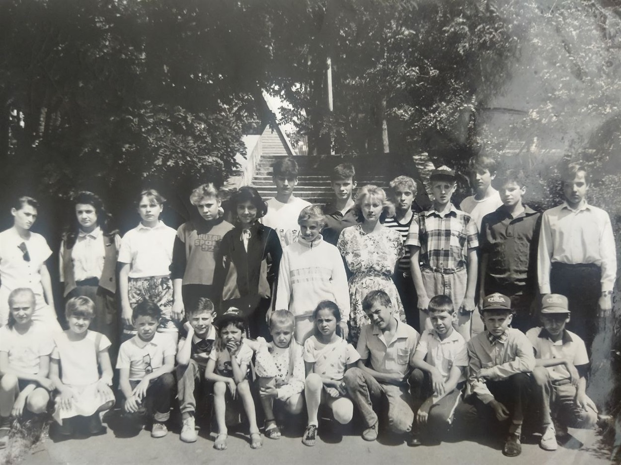 Лариса з першими учнями 1993 рік