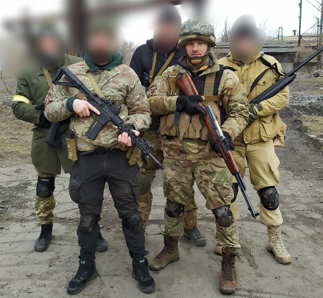 Анатолій з побратимами