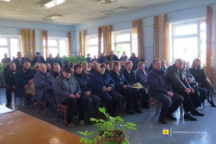 Представники міської влади та Жовтоводського відділу поліції проводять зустрічі із трудовими колективами