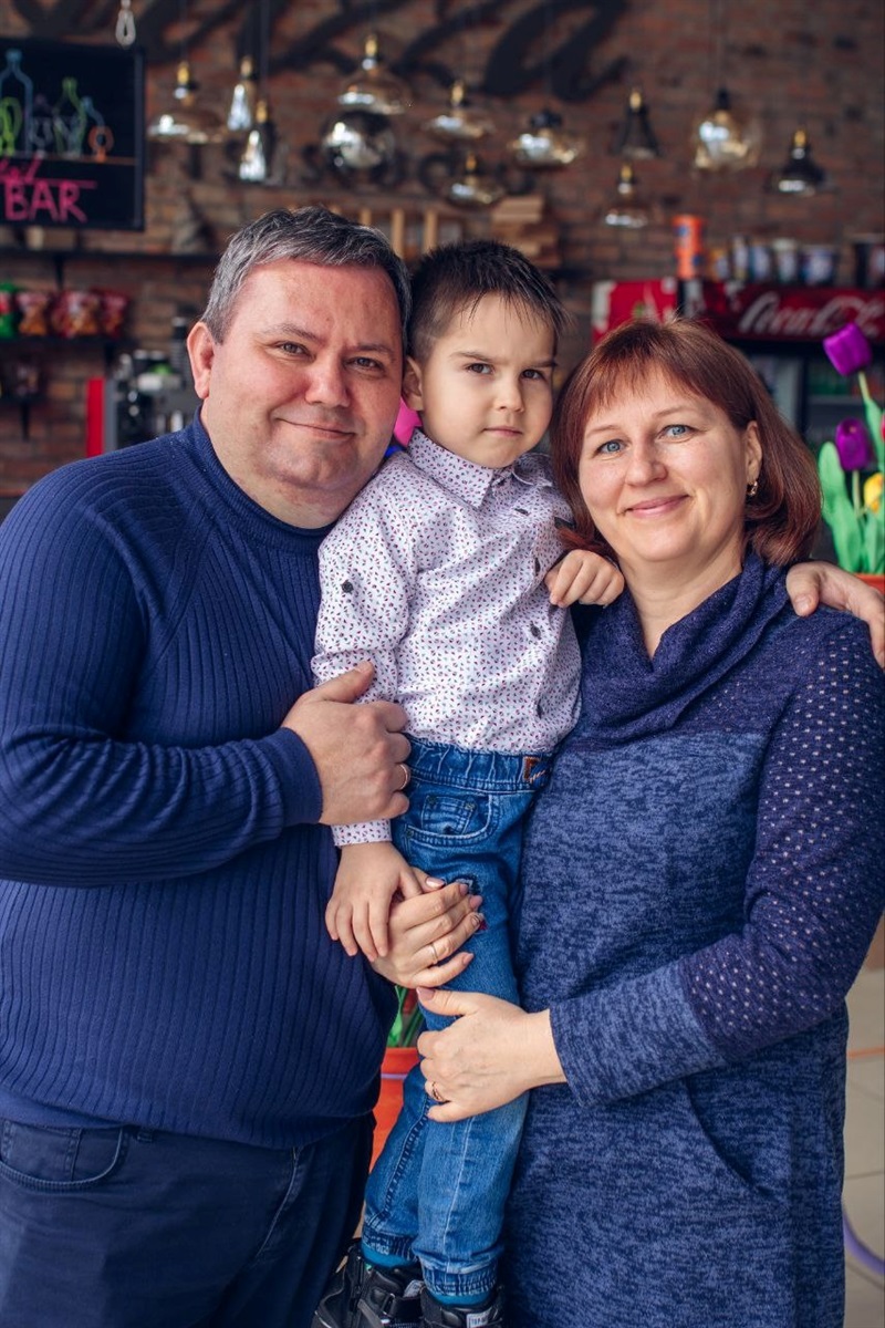 Ольга Акопян з чоловіком та сином